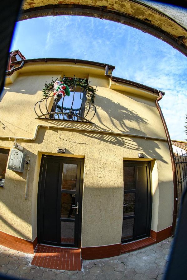 Ayana Central House Oradea Exterior photo